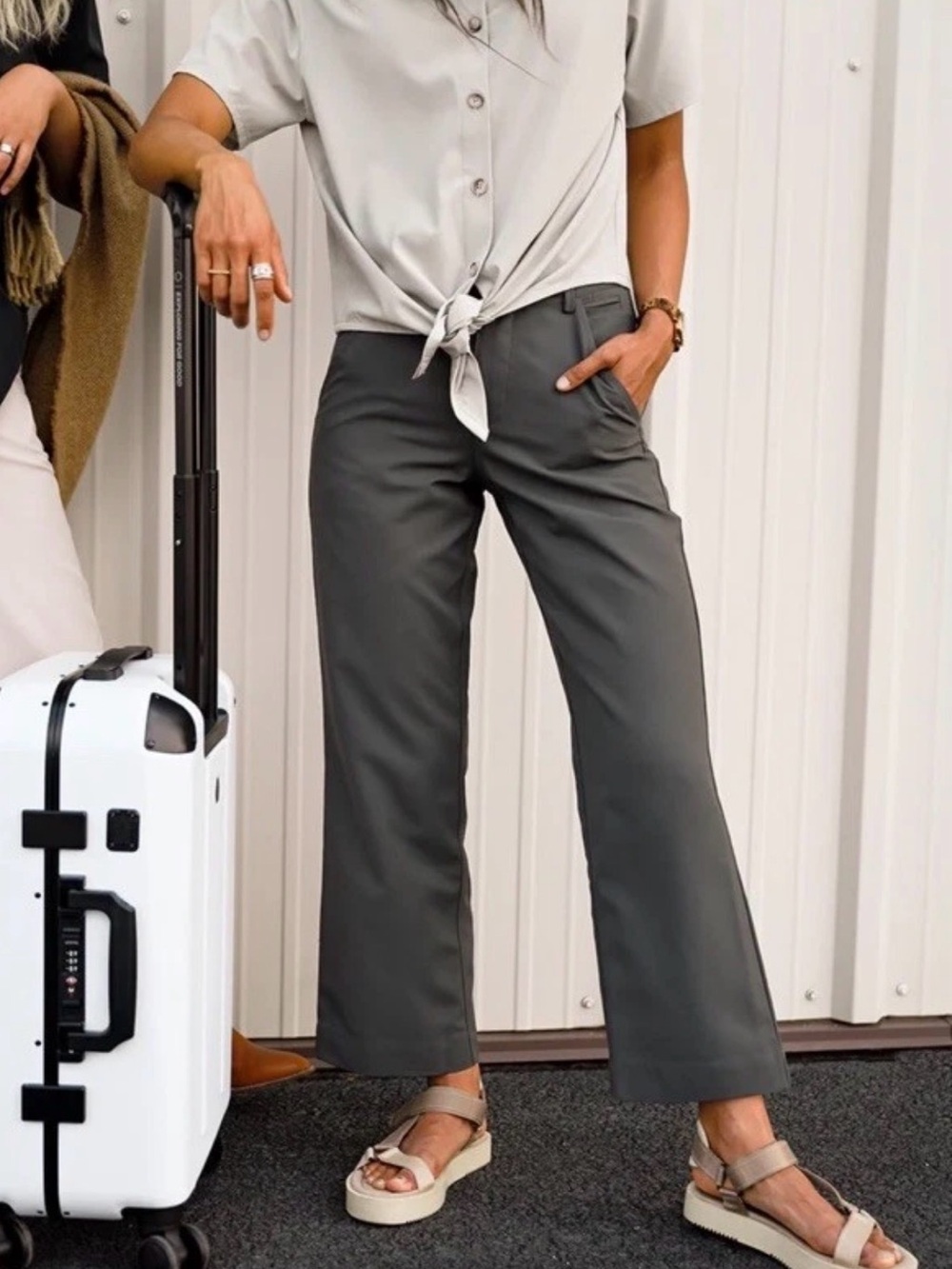 Wayre Jetsetter Cropped Straight-Leg Trousers in Charcoal Gray